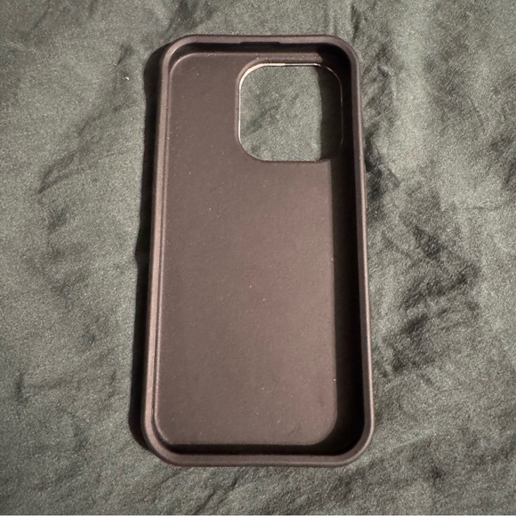 BURGA Teddy Bears and Bows iPhone 15 pro case - Picture 4 of 10